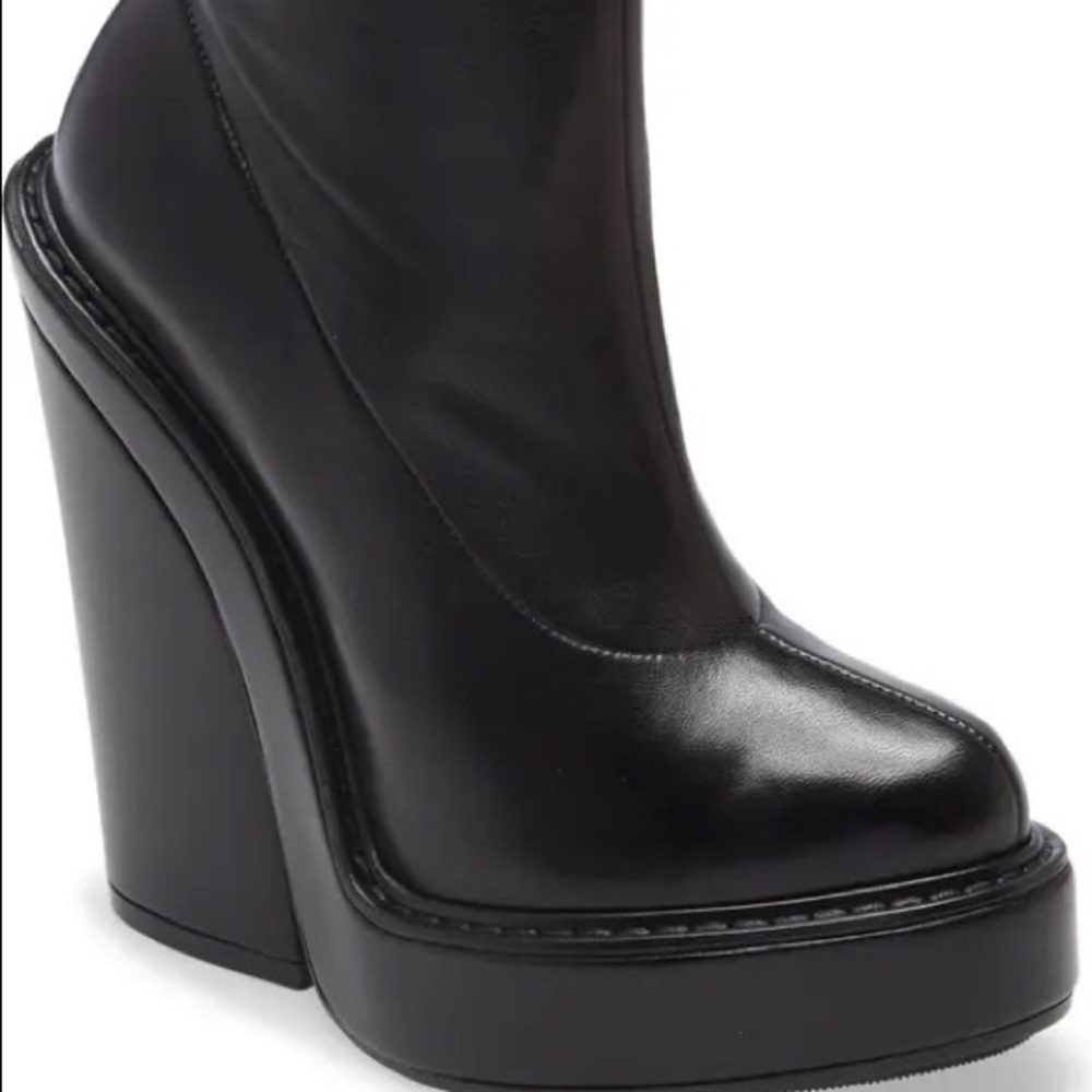 Givenchy Boots in Stretch Leather brand new